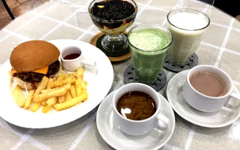 カフェ併設
